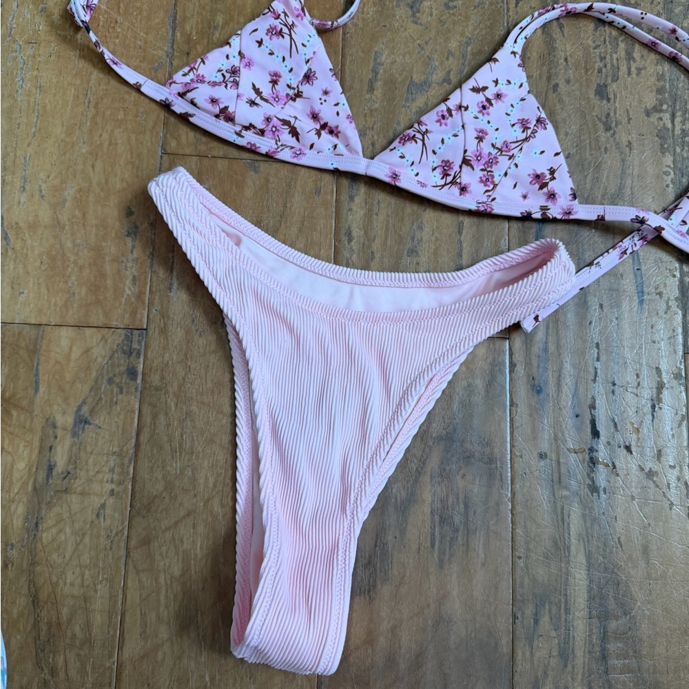 Kulani kinis Floral Pink Bikini Set